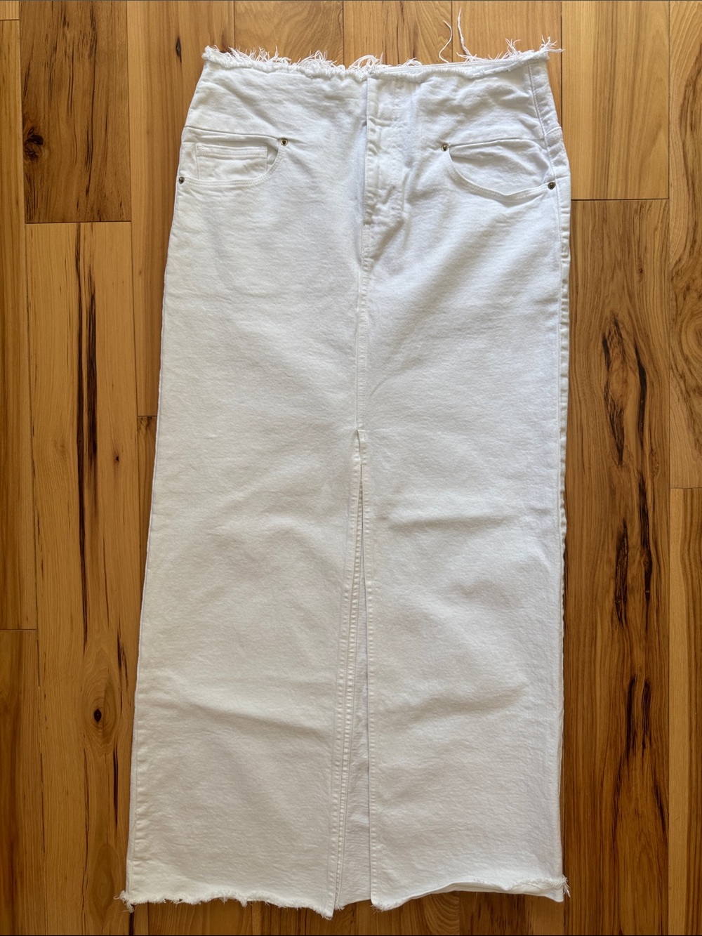 Frame Denim White Frayed-Hem Maxi Denim Skirt